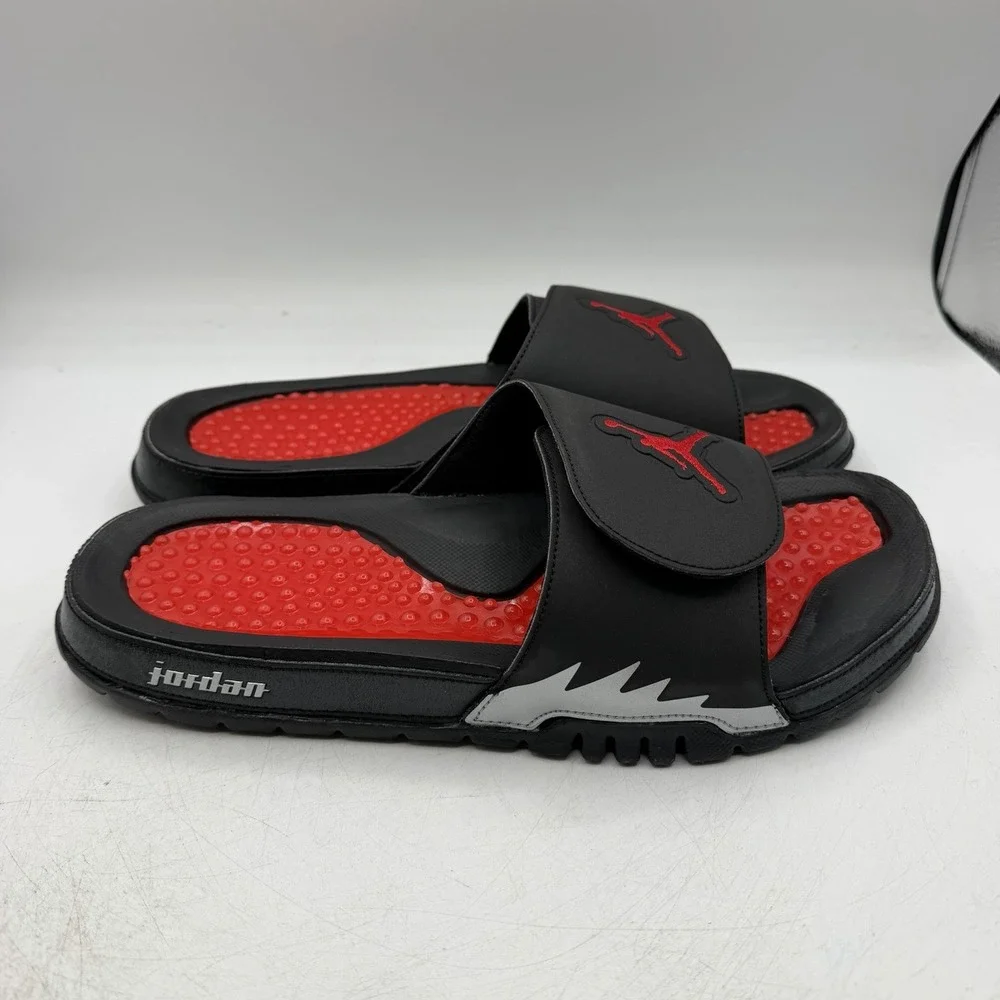 Nike Air Jordan Hydro V Retro Slide Sandals Mens Sz 11 Black/Fire Red 555501-012